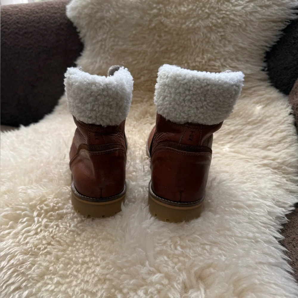 Petit Nord Shearling Winter Boot in Cognac